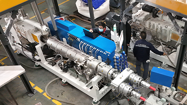 LSDP-63 CPVC UPVC خط إنتاج الأنابيب المزدوجة 