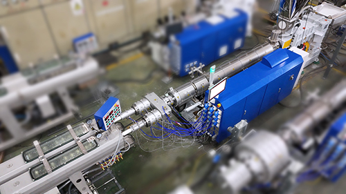 حالة. PVC عالية السرعة الأنابيب البثق 