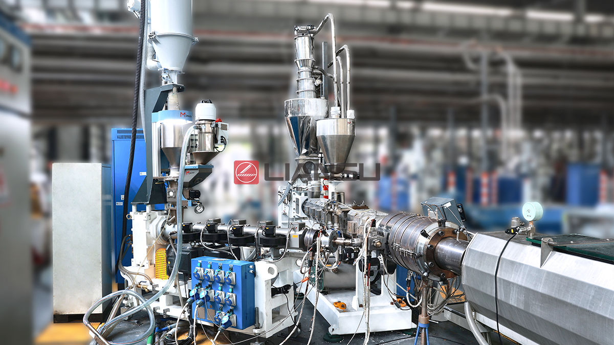 1788512409171869.jpg gravimetric doisng system for abs pipe extrusion line.jpg