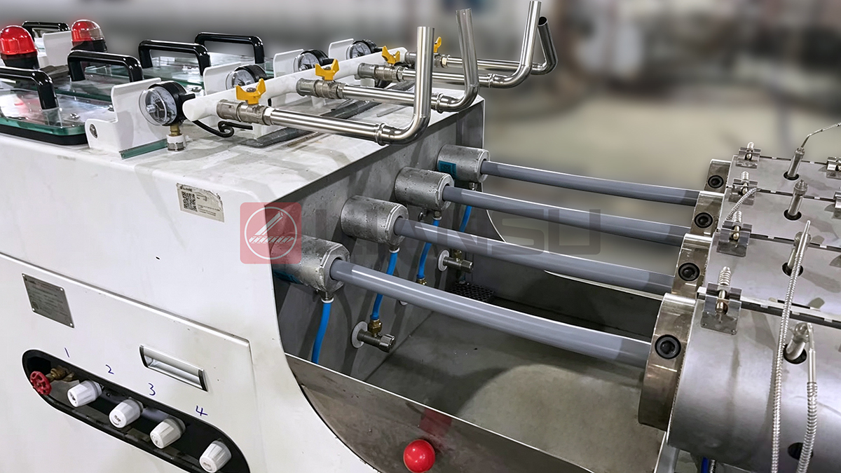 Four-Strand Pipe head for PVC Conduit Pipe Manufacturing Machine.jpg